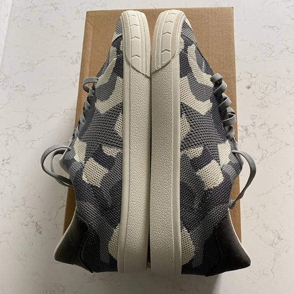 NWT Vintage Havana Fly Pattern Unique Sneakers - Picture 6 of 13